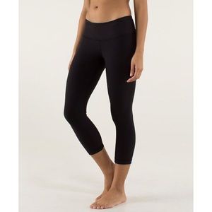 Lululemon Black Cropped Leggings Capris 6